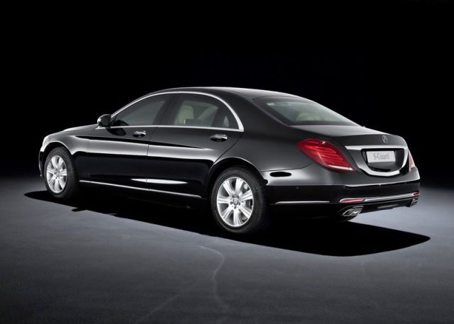 2015_MERCEDES_S600_GUARD_pic-2