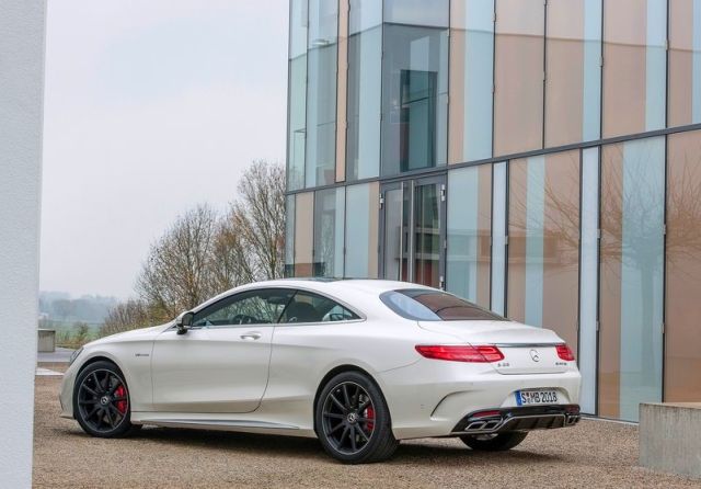 2015_MERCEDES_S63_AMG_Coupe_rear_pic-5