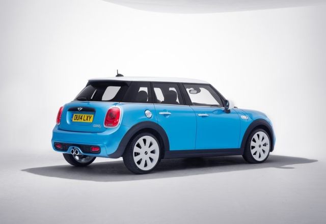 2015 MINI COOPER 5 DOOR