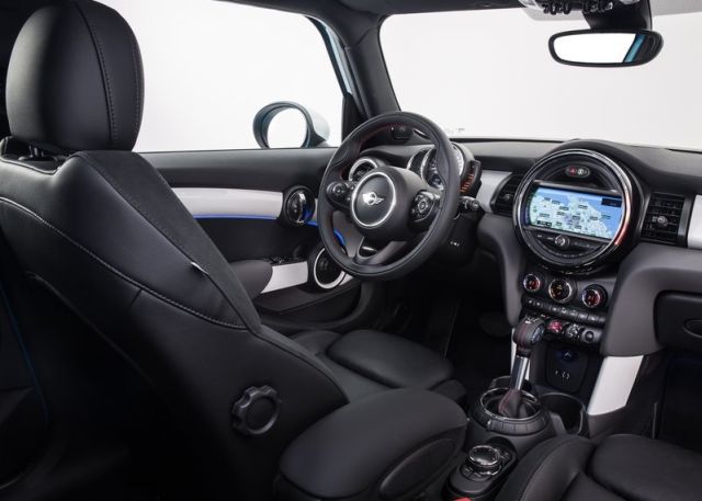 2015 MINI COOPER 5 DOOR