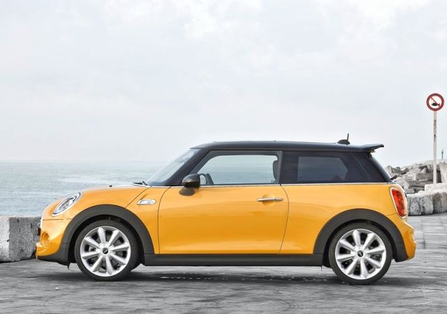 2015 MINI COOPER S