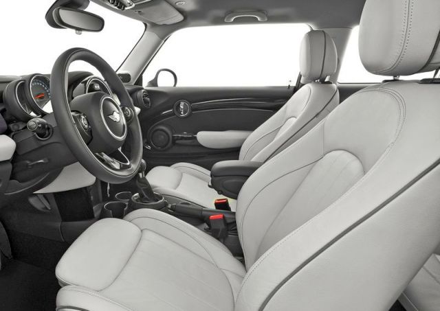 2015_MINI_COOPER_front_seats_pic-15