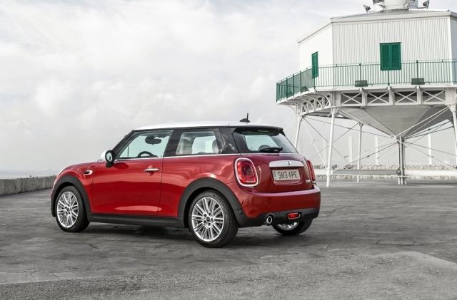 2015 MINI COOPER