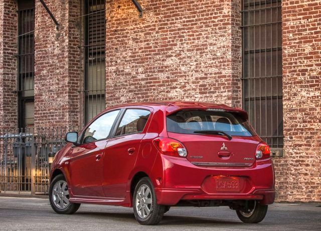 2015_MITSUBISHI_MIRAGE_rear_pic-5