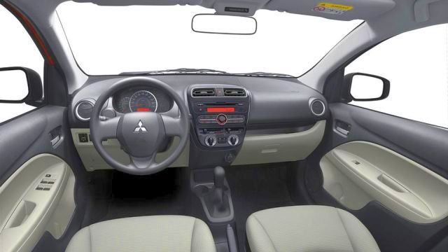 2015_MITSUBISHI_SPACE_STAR_dashboard_pic-5