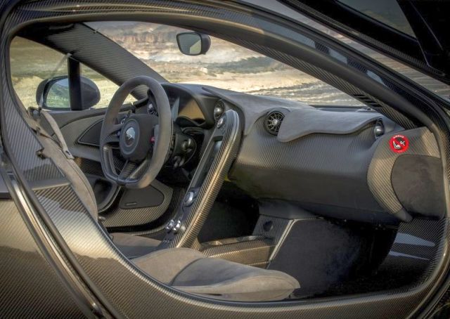 2015_McLAREN_P1_interior_pic-18