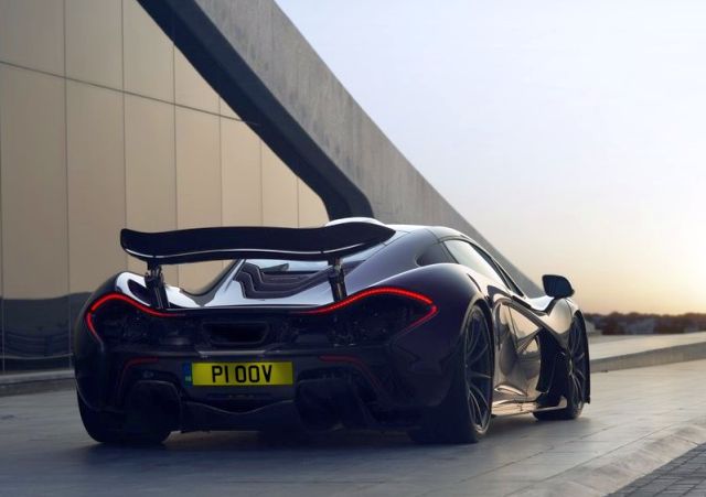 2015_McLAREN_P1_rear_pic-12