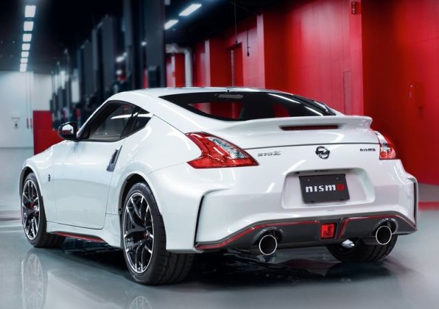 2015_NISSAN_370Z_NISMO_pic-5