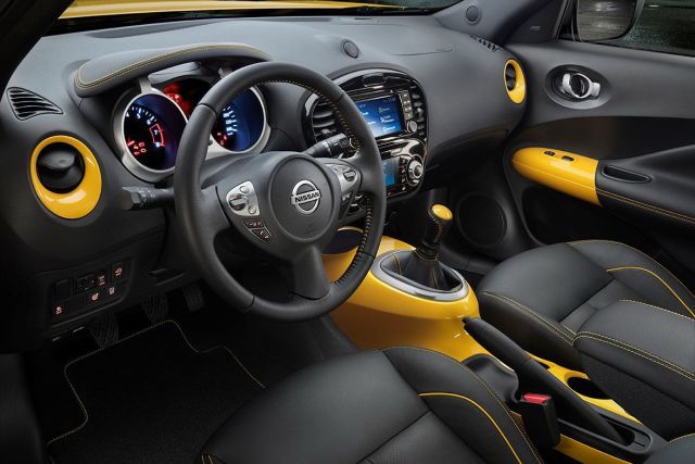 2015_NISSAN_JUKE_Restyle_interior_pic-7