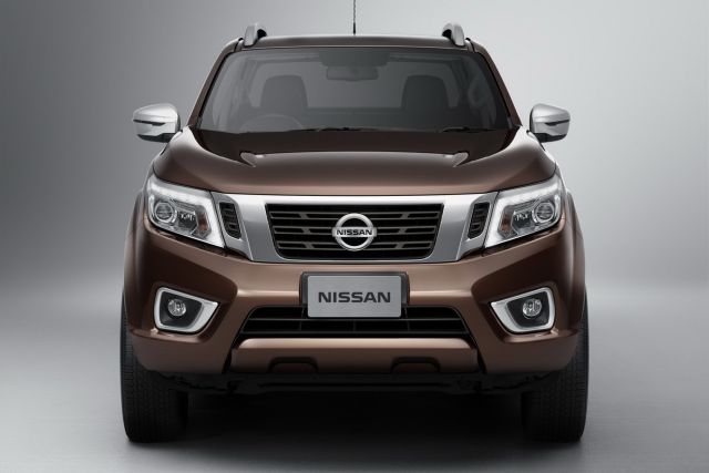 2015 NISSAN NAVARA