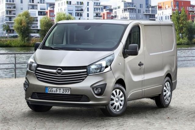 2015_OPEL_VIVARO_II_front_pic-3