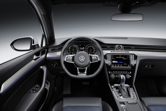 2015 VW PASSAT GTE  Plug-in Hybrid