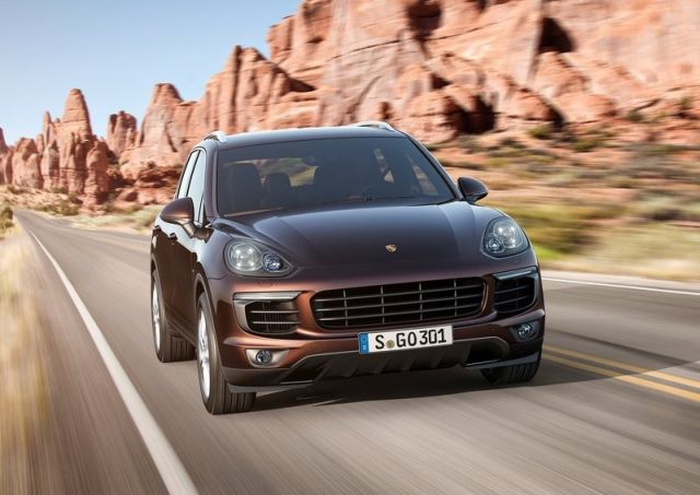 2015 PORSCHE CAYENNE