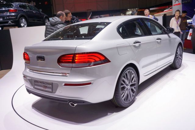 2015_Qoros_3_SPORT_PACKAGE_rear_pic-2