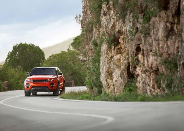 2015_RANGE_ROVER_EVOQUE_AUTOBIOGRAPHY_DYNAMIC_front_pic-5