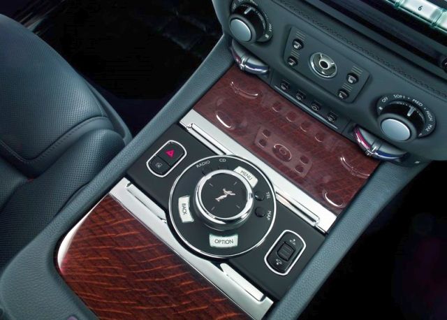 2015_ROLLS_ROYCE_GHOST_SERIES_II_interior_pic-7