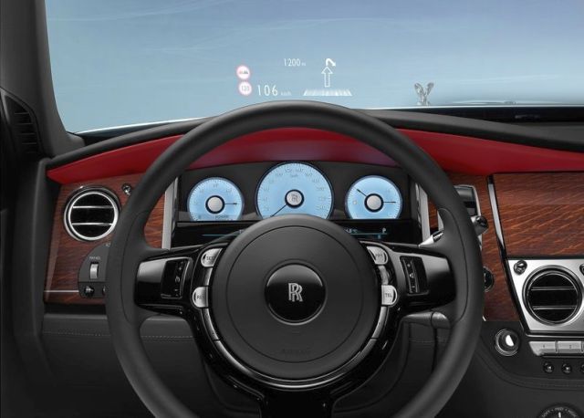 2015_ROLLS_ROYCE_GHOST_SERIES_II_steeringwheel&head-up_display_pic-9