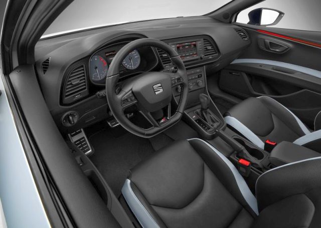 2015_SEAT_LEON_Cupra_interior_pic-9