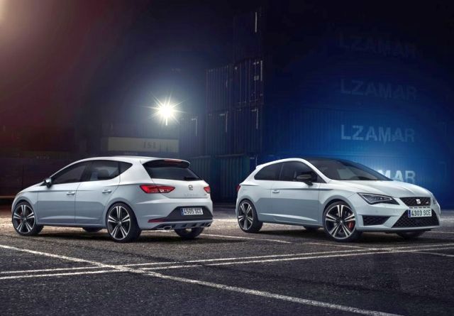 2015_SEAT_LEON_Cupra_rear_pic-1