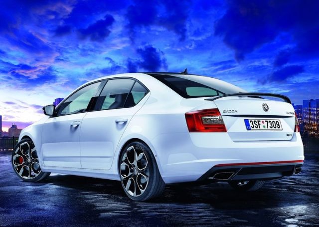 2015 SKODA OCTAVIA RS 230