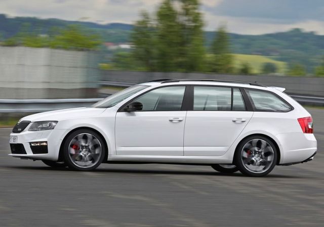 2015_SKODA_OCTAVIA_VRS_COMBI_sw_profile_pic-6