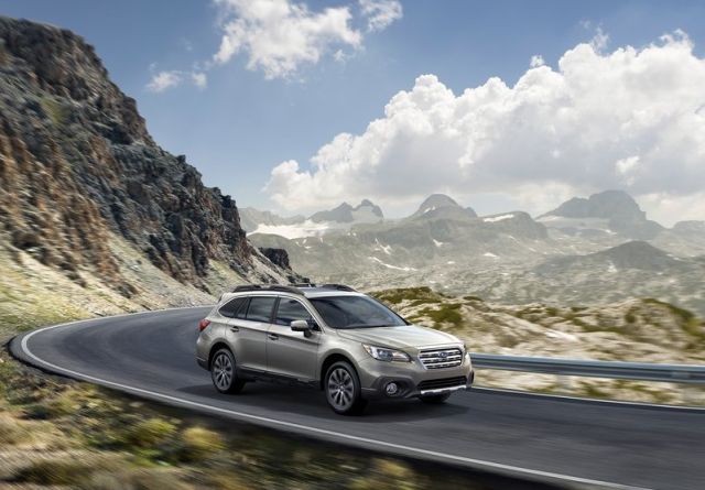 2015_SUBARU_OUTBACK_front_pic-4