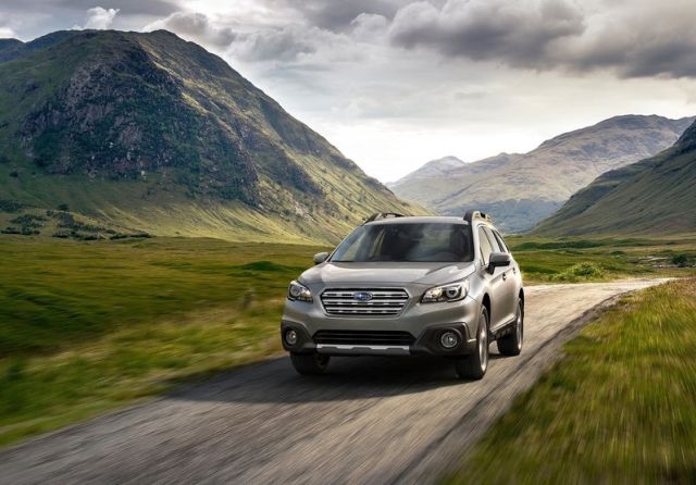 2015_SUBARU_OUTBACK_front_pic-6