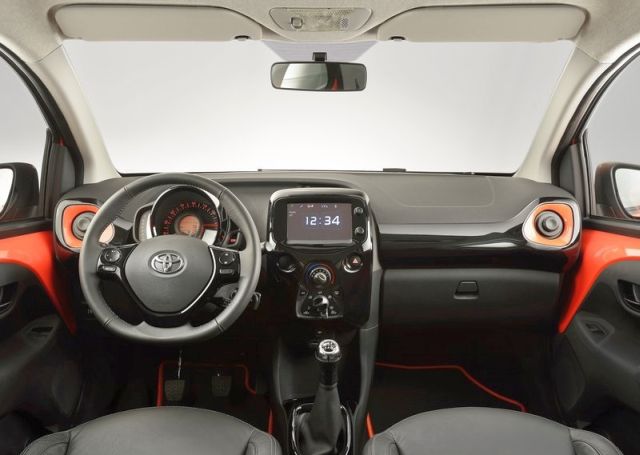 2015_TOYOTA_AYGO_interior_pic-17