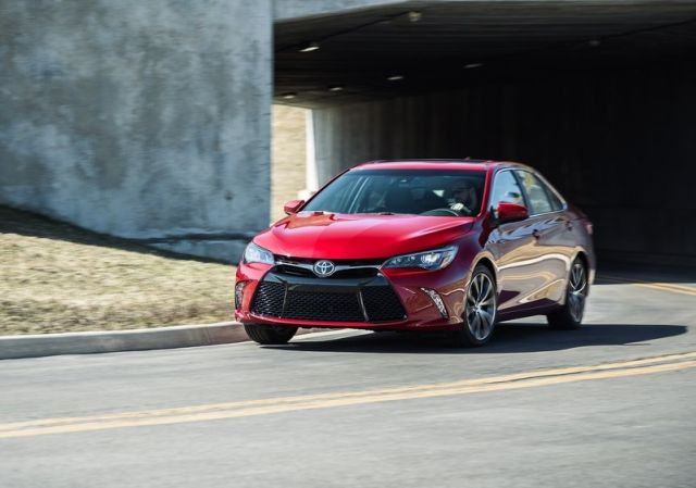 2015 TOYOTA CAMRY