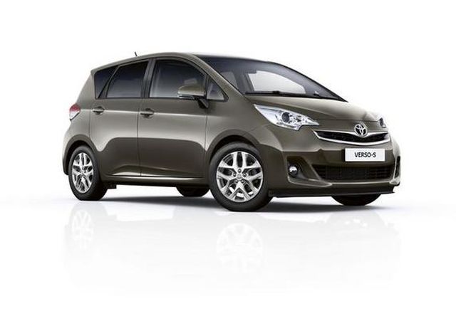 TOYOTA VERSO