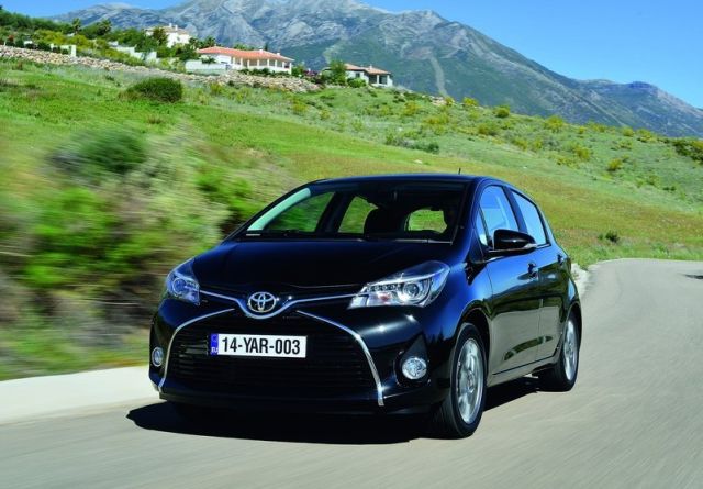 2015_TOYOTA_YARIS_restyle_pic-13