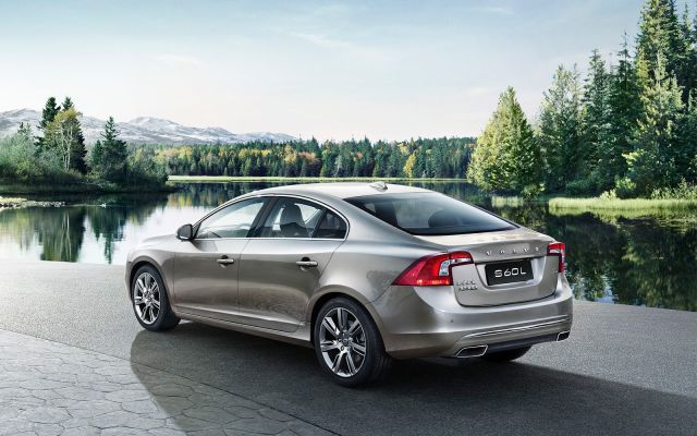 2015 VOLVO S60L