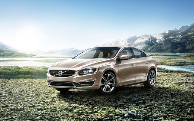 2015_VOLVO_S60L_pic-8