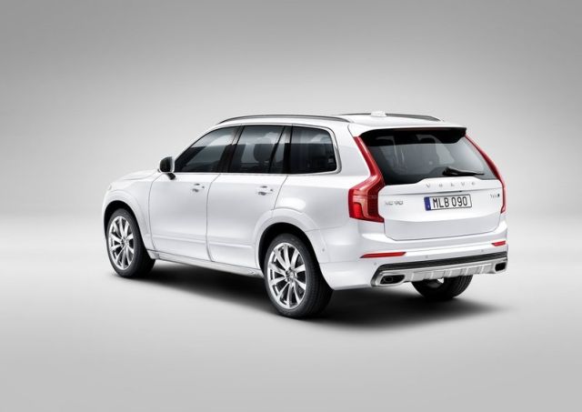 2015_VOLVO_XC90_pic-4