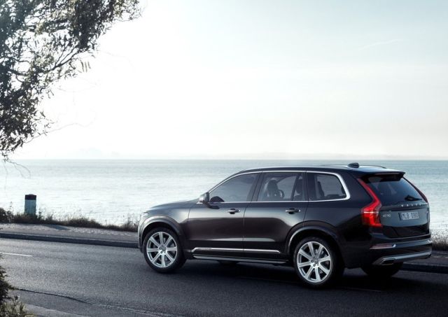 2015_VOLVO_XC90_pic-9