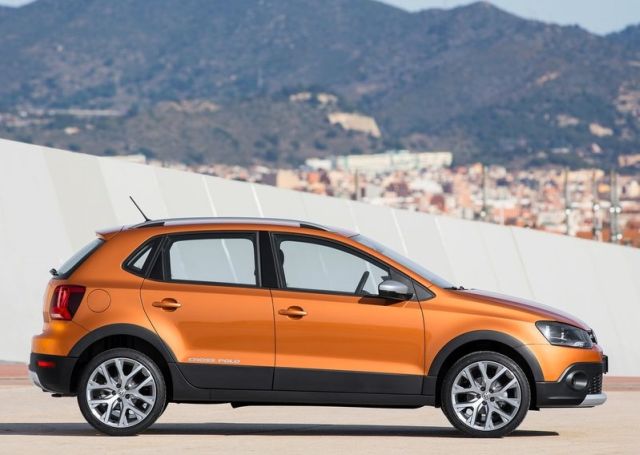 2015_VW_CROSSPOLO_profile_pic-6