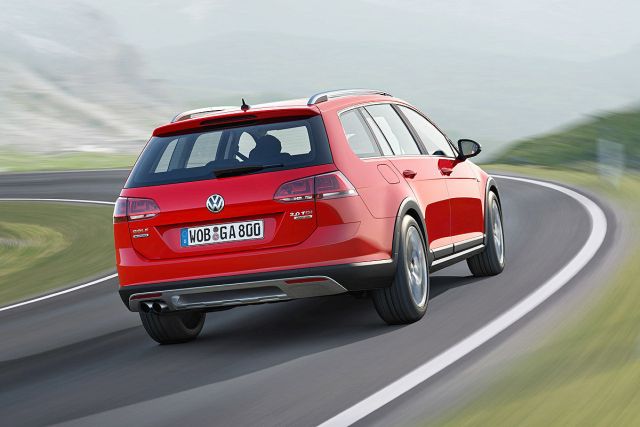 2015_VW_GOLF_ALLTRACK_pic-5