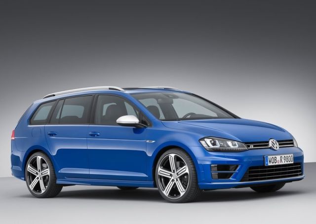 2015_VW_GOLF_R_VARIANT_pic-3