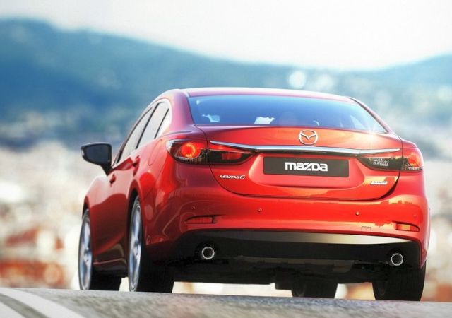 2015_red_MAZDA_6_Sedan_rear-pic-5