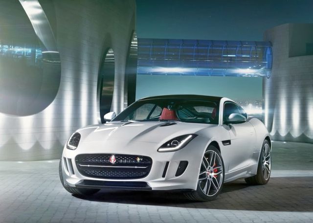 2015_white JAGUAR_F-TYPE_R_front_pic-1