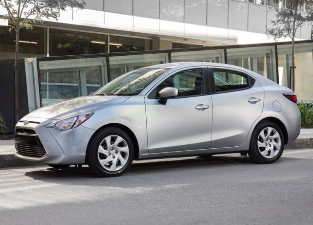 2016_TOYOTA_YARIS_SEDAN_pic-3