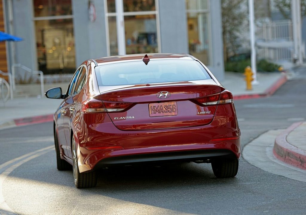 HYUNDAI Elantra