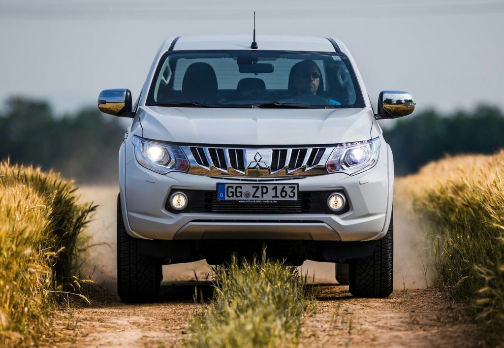 2017 MITSUBISHI L200