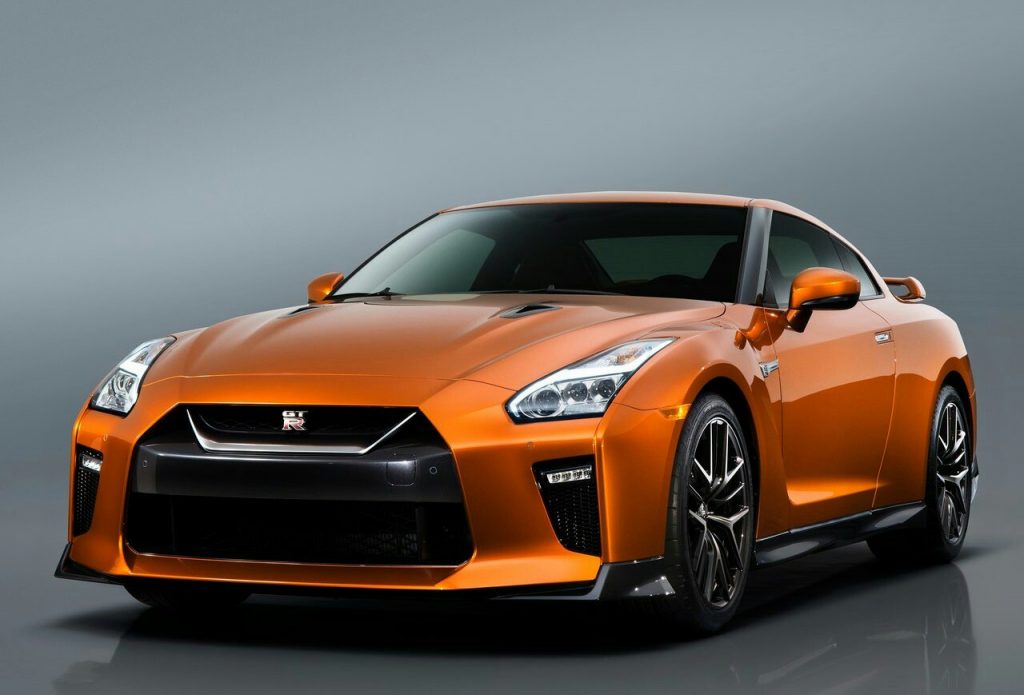 2017 NISSAN GT-R