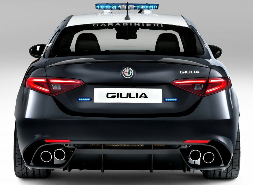 ALFA ROMEO GIULIA QUADRIFOGLIO CARABINIERI