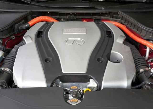 2017_INFINITI_Q50_Hybrid_Engine_pic-11