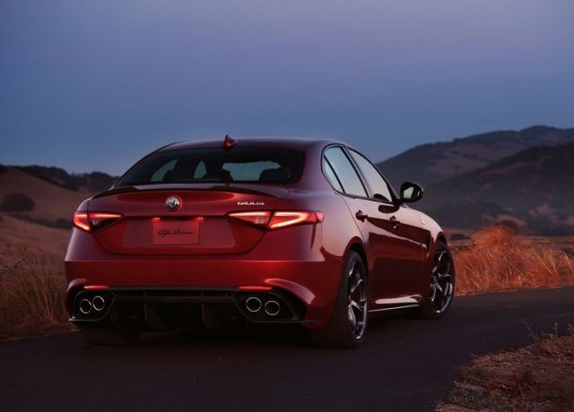 2016_ALFA_ROMEO_GIULIA_pic-10