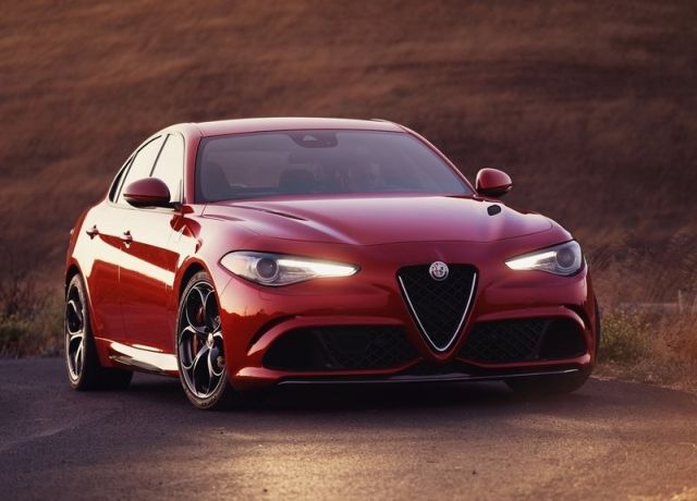 2016_ALFA_ROMEO_GIULIA_pic-11