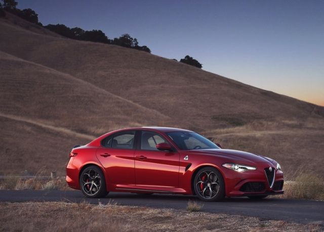 2016_ALFA_ROMEO_GIULIA_pic-12