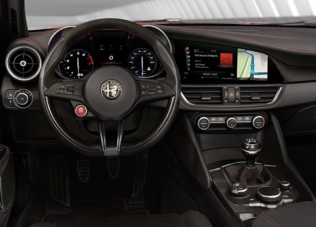 2016_ALFA_ROMEO_GIULIA_pic-15